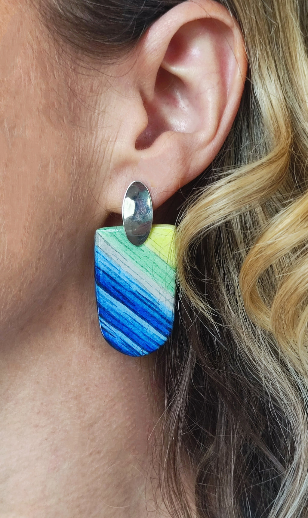 Boucles Cyan (moyen format)